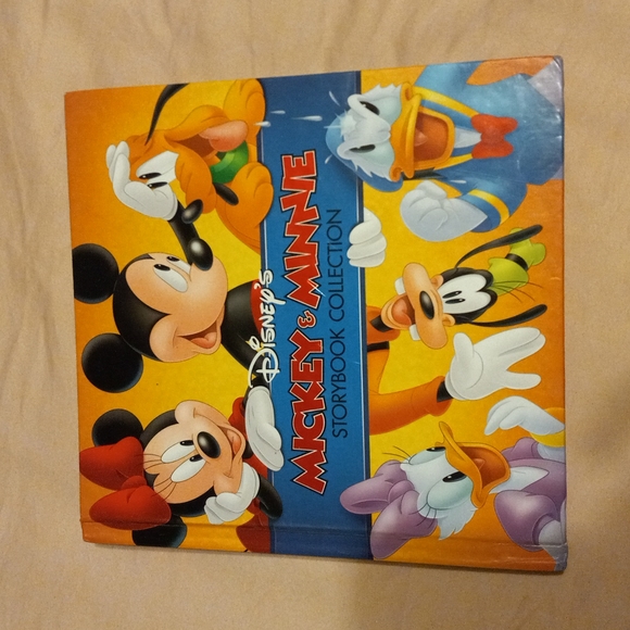 Disney's Mickey & Minnie 18 Storybook Collection Sustainable Forestry Initiative - Picture 1 of 7